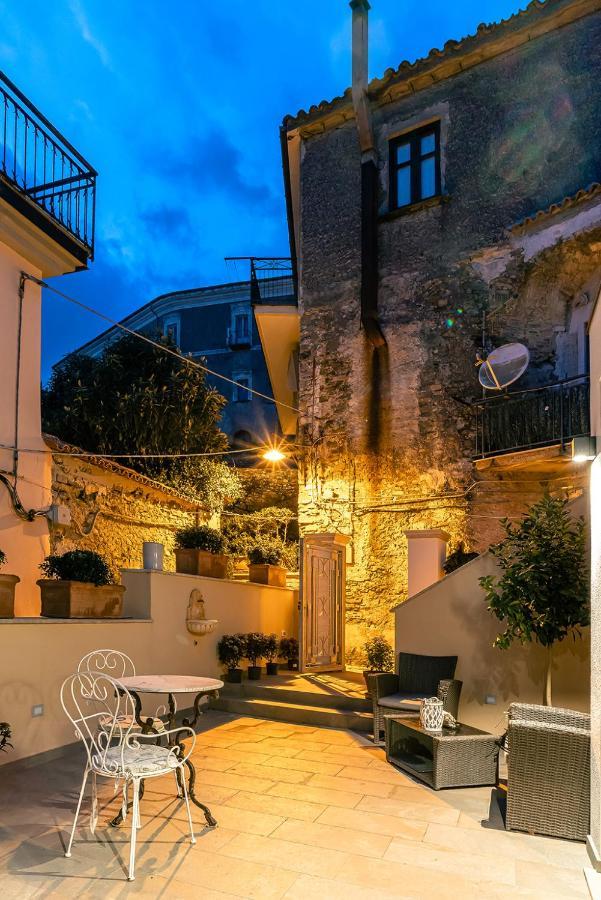 De Gulia Charme And Relax Bed & Breakfast Castellabate Bagian luar foto